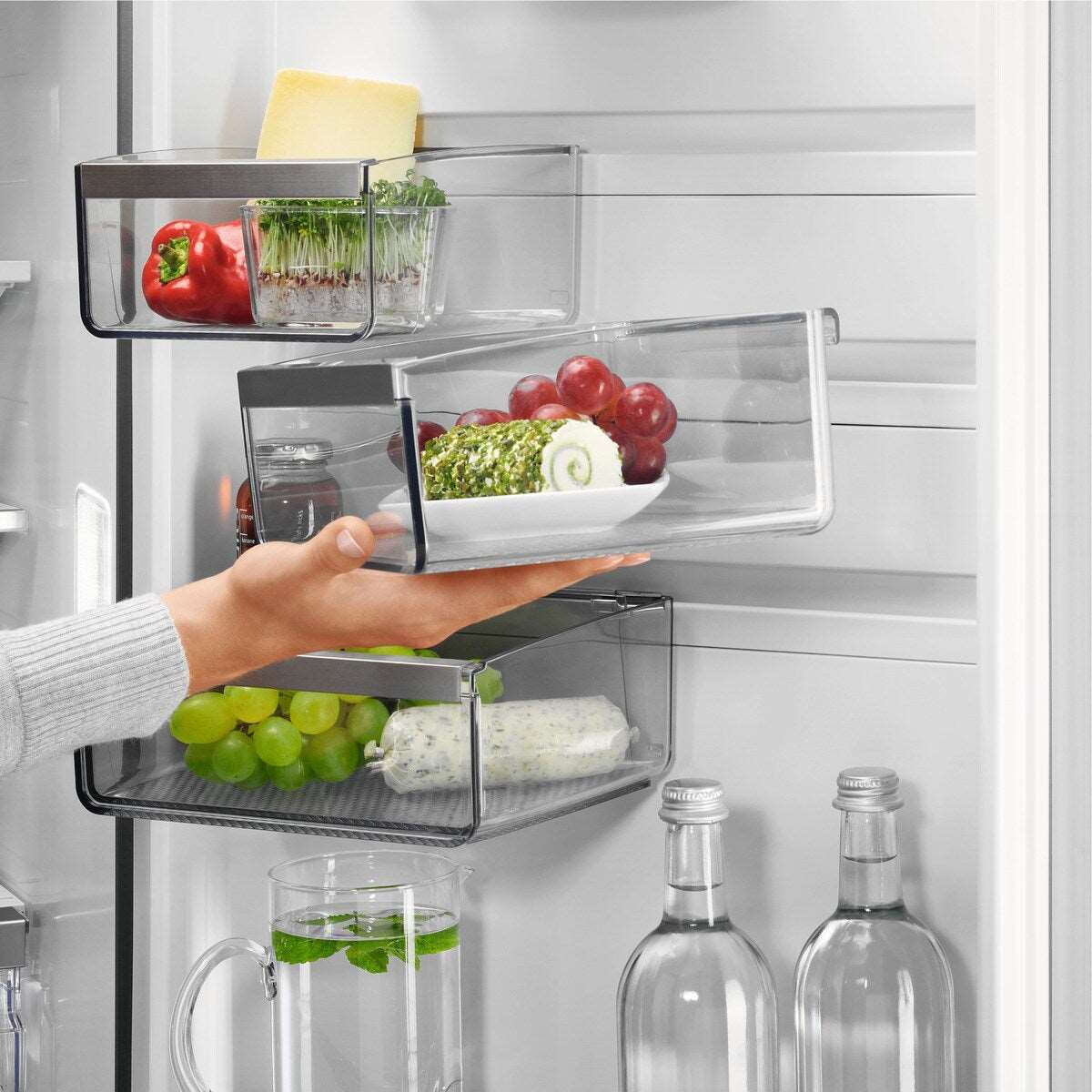 AEG RMB954E9VX Plumbed Stainless Steel American Fridge Freezer - Image 3