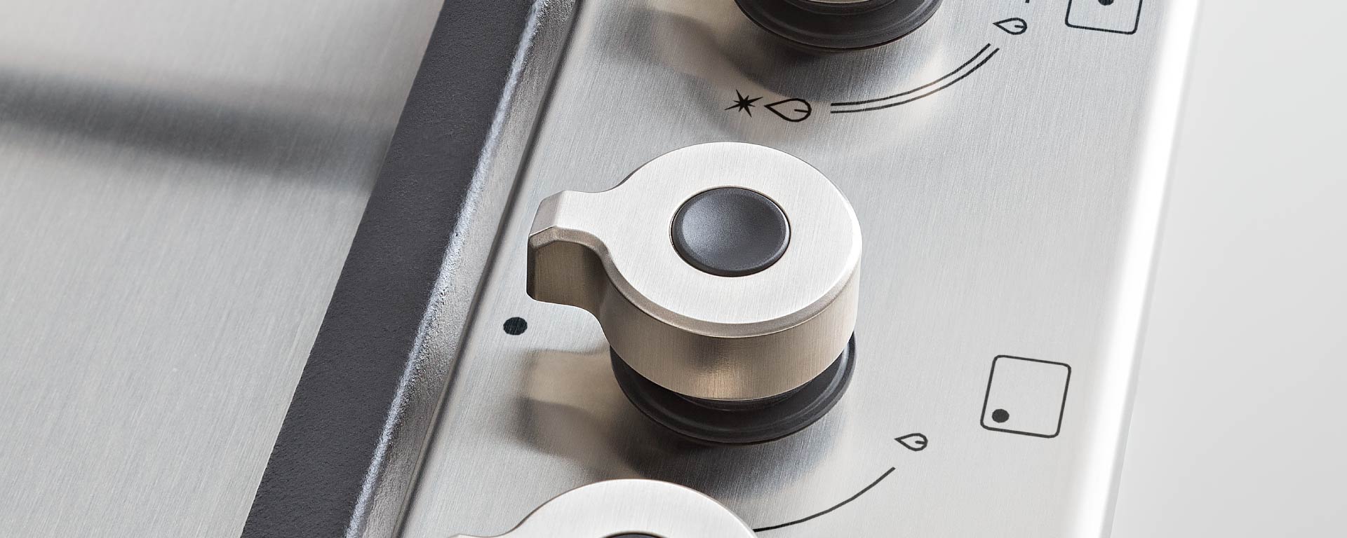 Bertazzoni P905LPROX Professional Series 90cm Gas hob with Lateral Dual Wok - Image 3