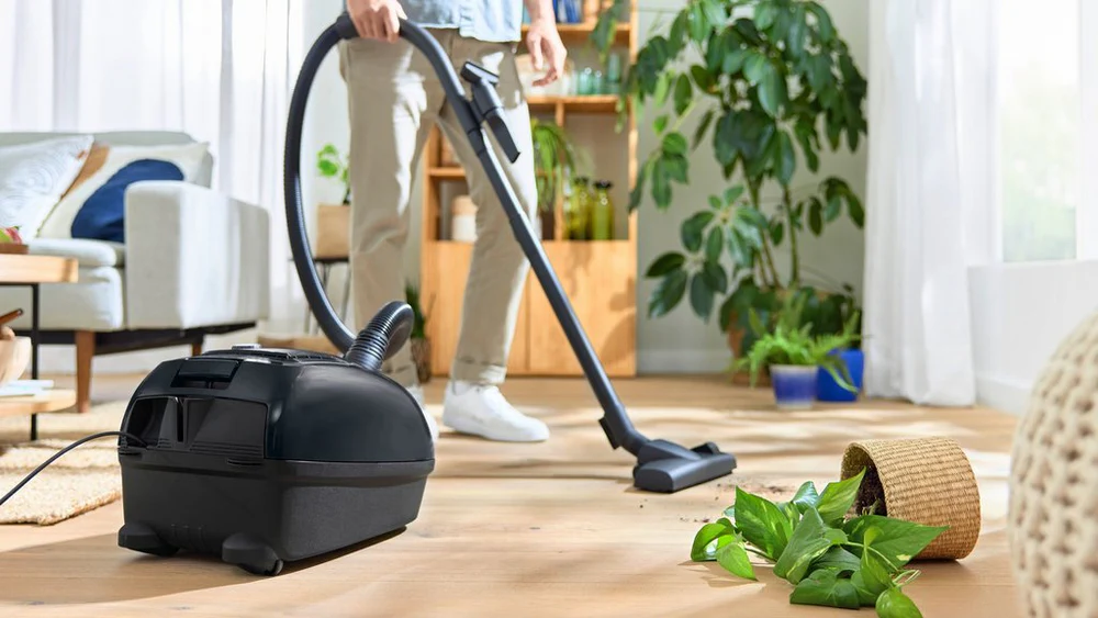 Bosch BGL38BA3GB Serie 4 ProEco 850W Bagged Cylinder Vacuum Cleaner - Black - Image 5