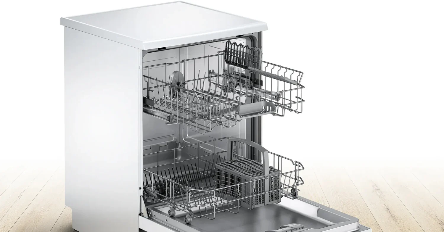 Bosch Series 2 SMS26AW08G Full Size Freestanding Dishwasher - Image 4