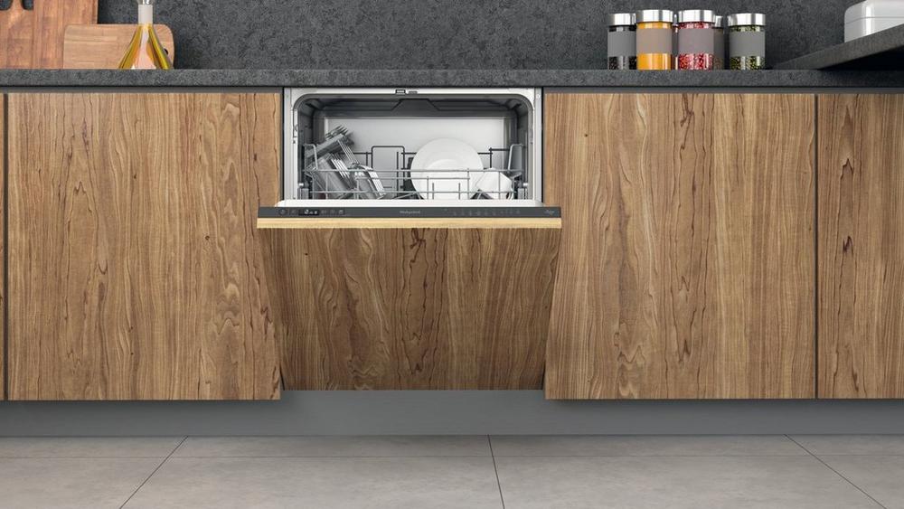 Hotpoint H2IHKD526UK Integrated Full Size Dishwasher - Image 3