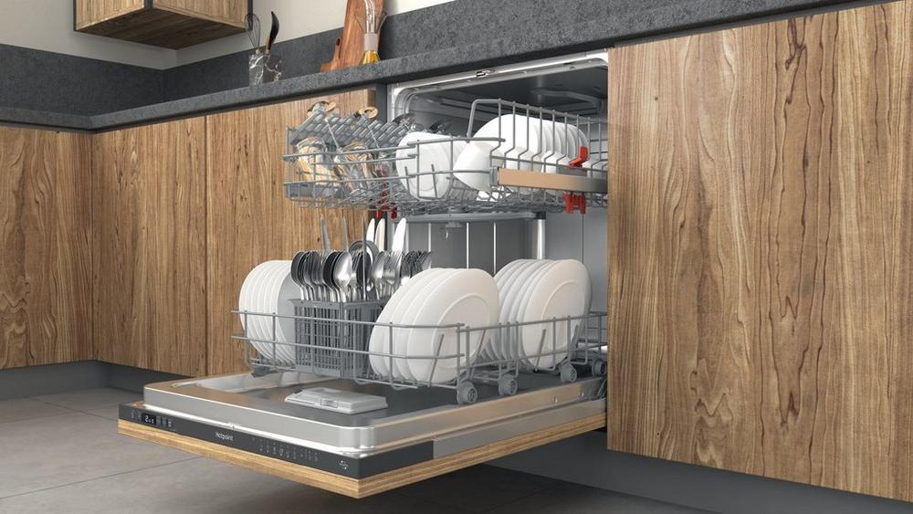 Hotpoint H2IHKD526UK Integrated Full Size Dishwasher - Image 4