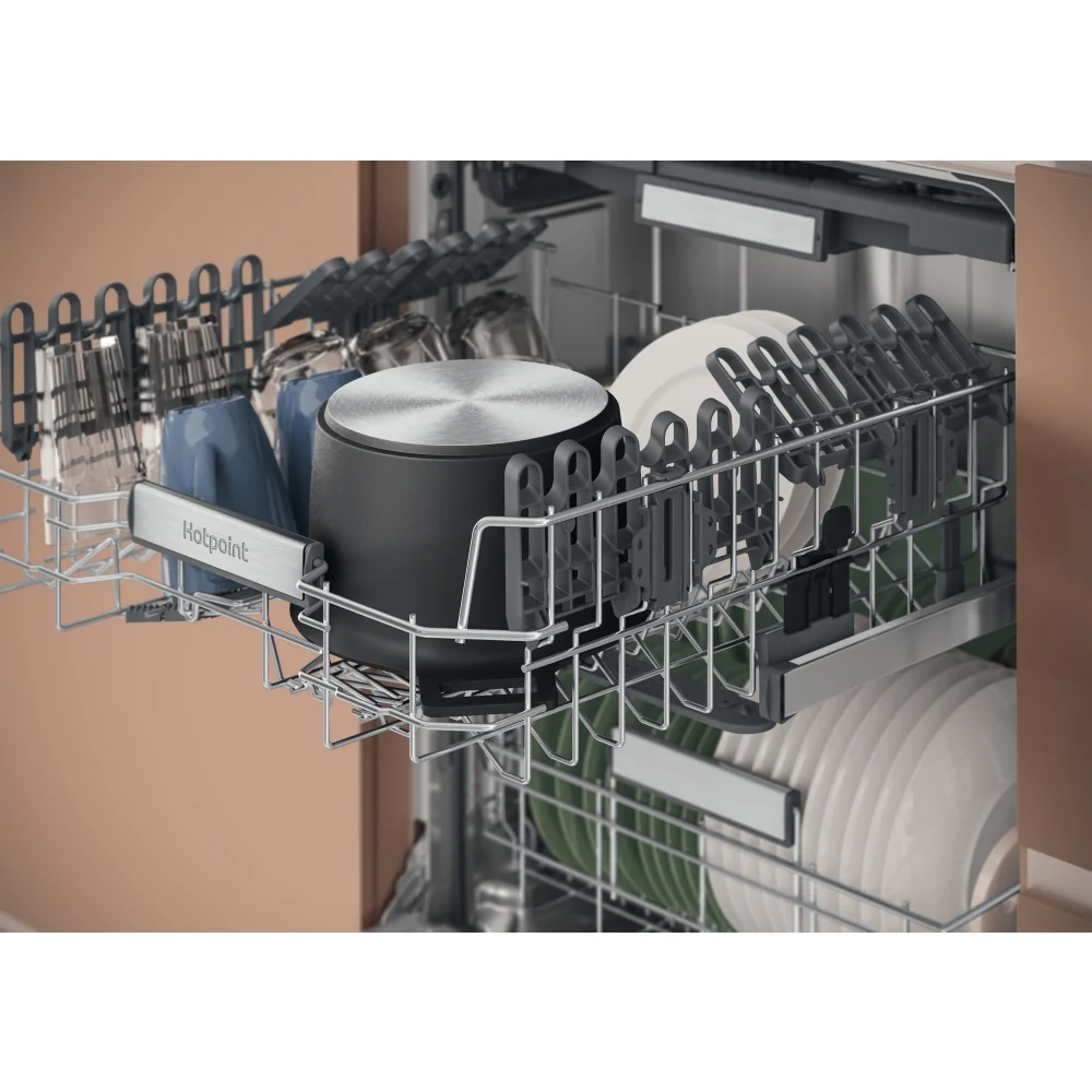 Hotpoint H7IHP42LUK Full Size Integrated Dishwasher - Image 10