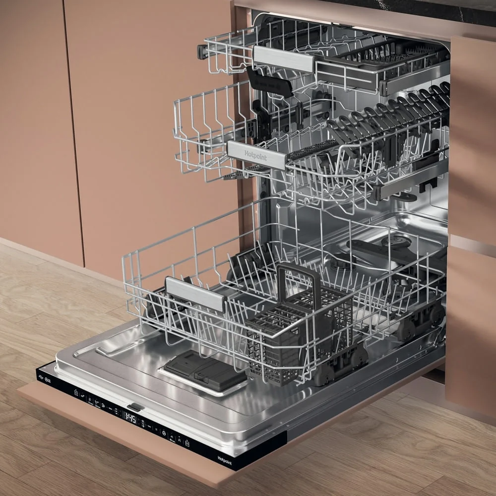 Hotpoint H7IHP42LUK Full Size Integrated Dishwasher - Image 5