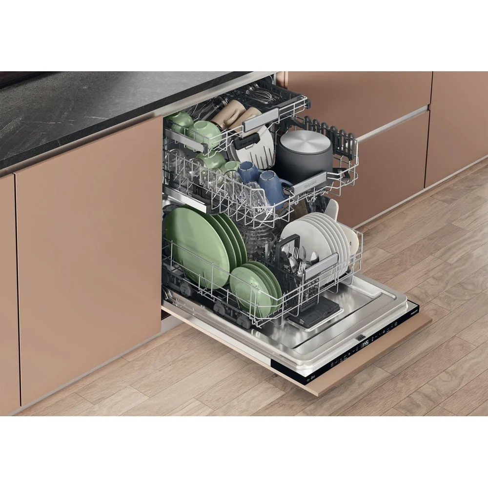 Hotpoint H8IHT59LSUK Full Size Integrated Dishwasher - Image 4