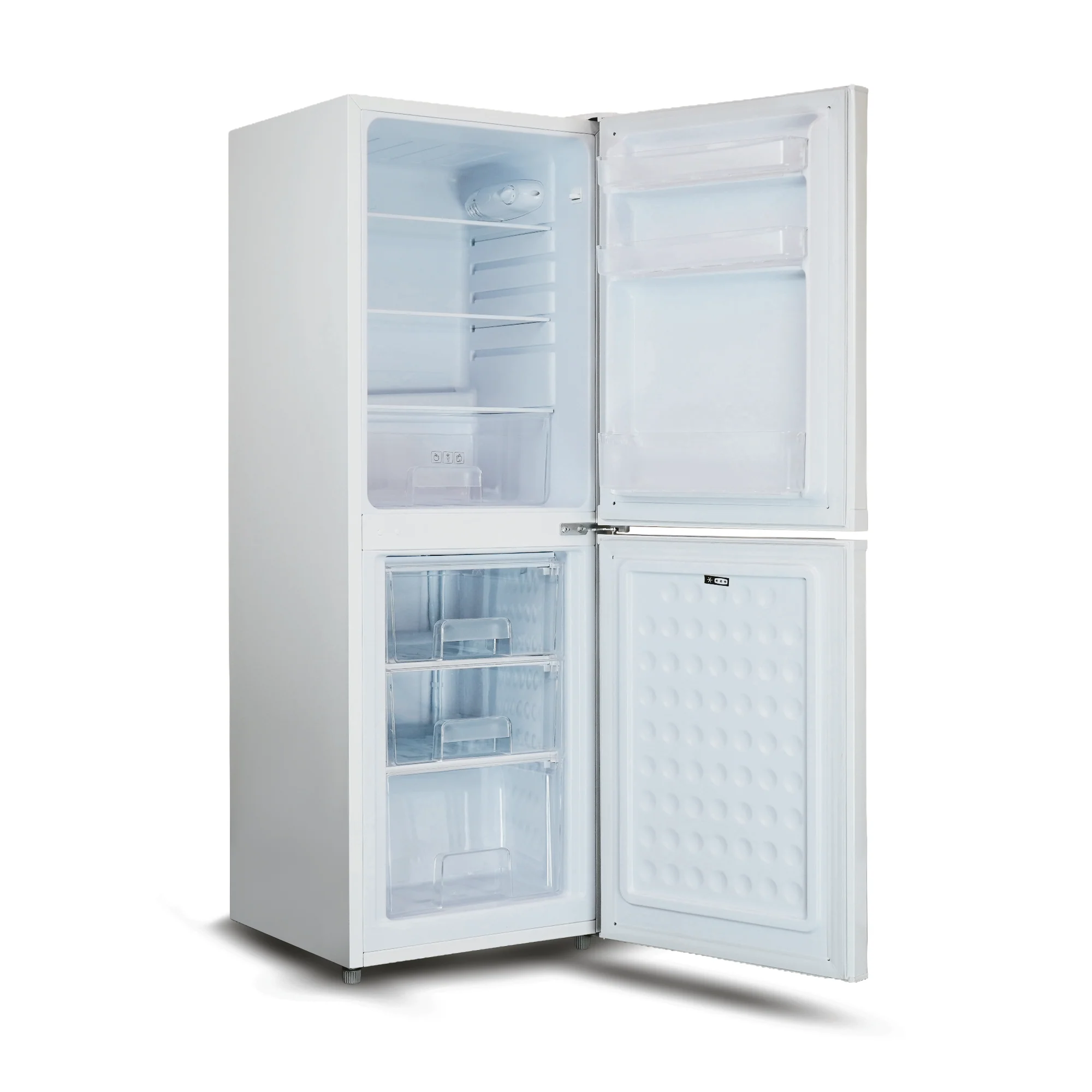 Montpellier MDAS136W Freestanding 50/50 Fridge Freezer - Image 4