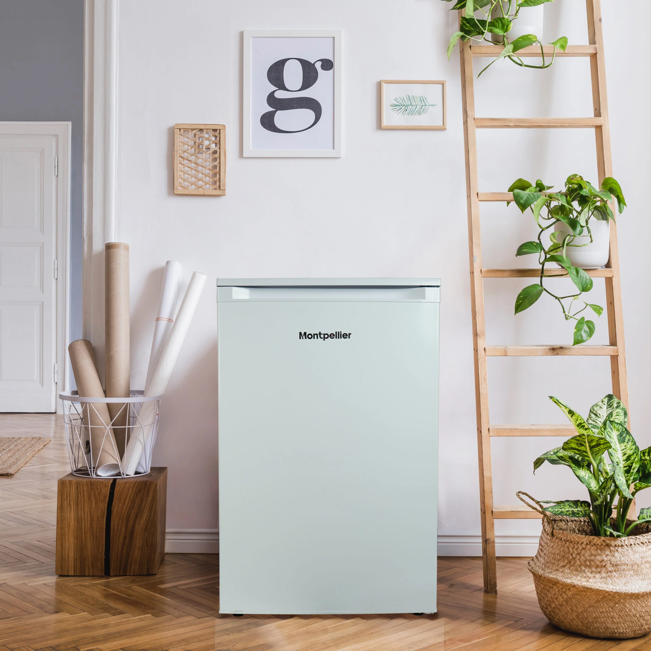 Montpellier MDAUCIB54W Freestanding Under Counter Fridge