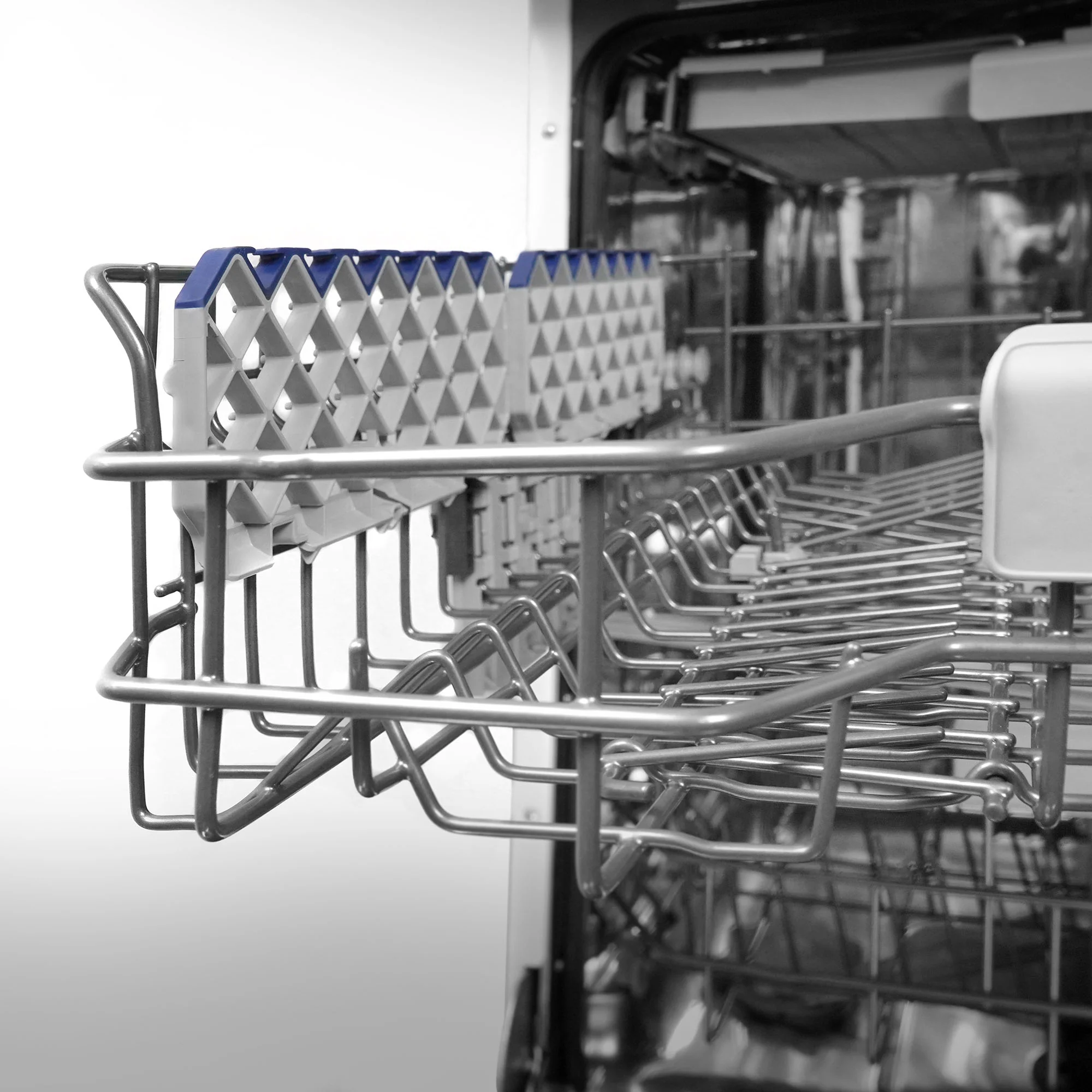 Montpellier MDWC1496W Freestanding Full Size Dishwasher - Image 5
