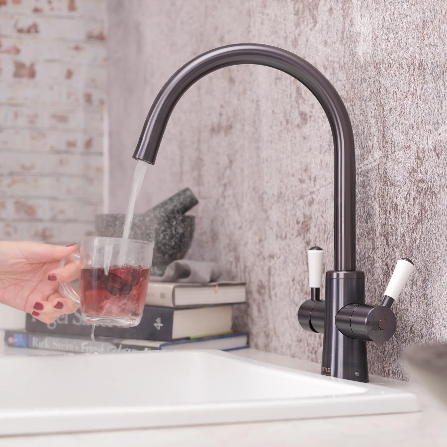 QETTLE Signature Classic 4 in 1 Boiling Water Tap 2 Litre - Gunmetal - Image 2