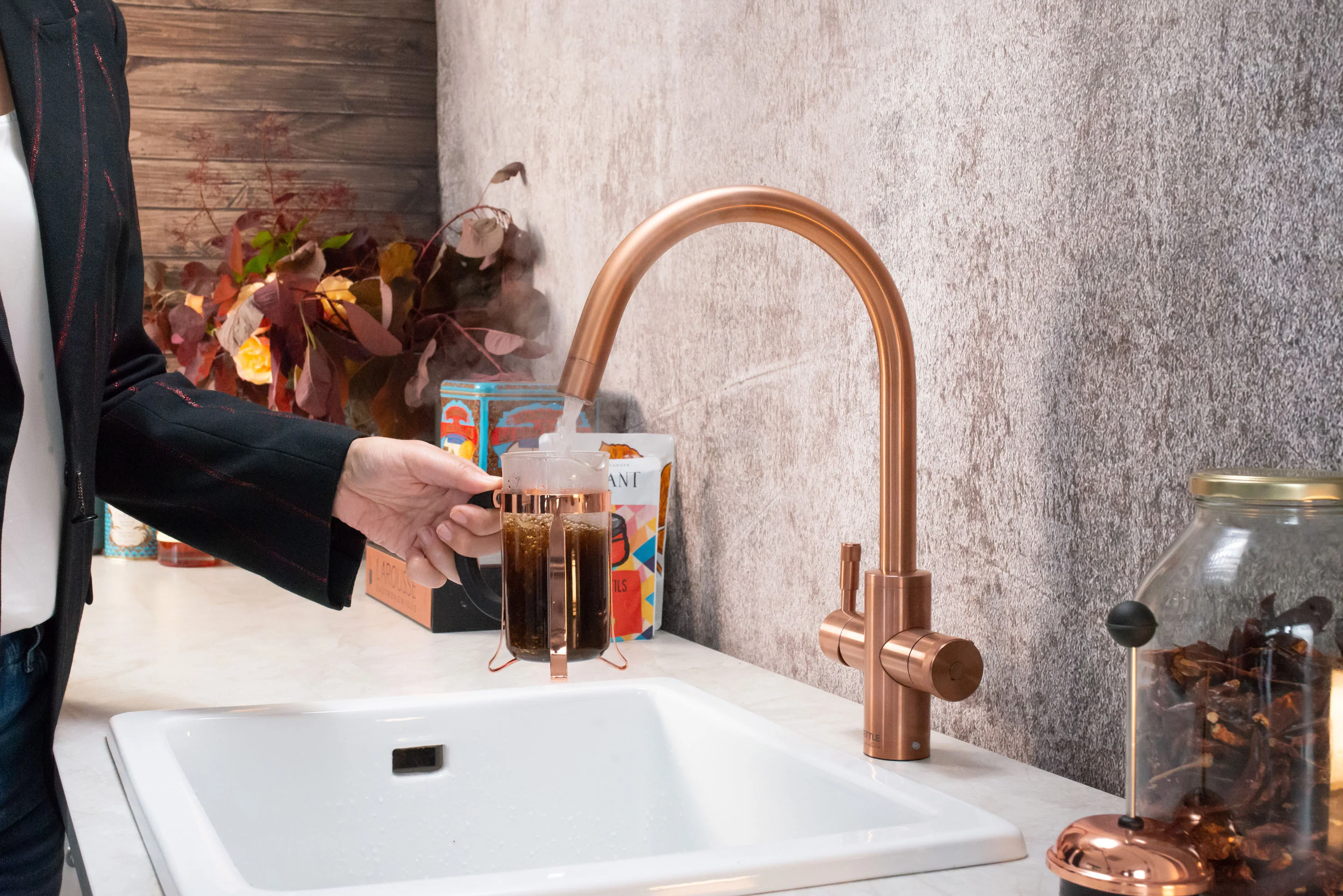 QETTLE Signature Modern 4 in 1 Boiling Water Tap 2 Litre Round Spout - Copper - Image 2