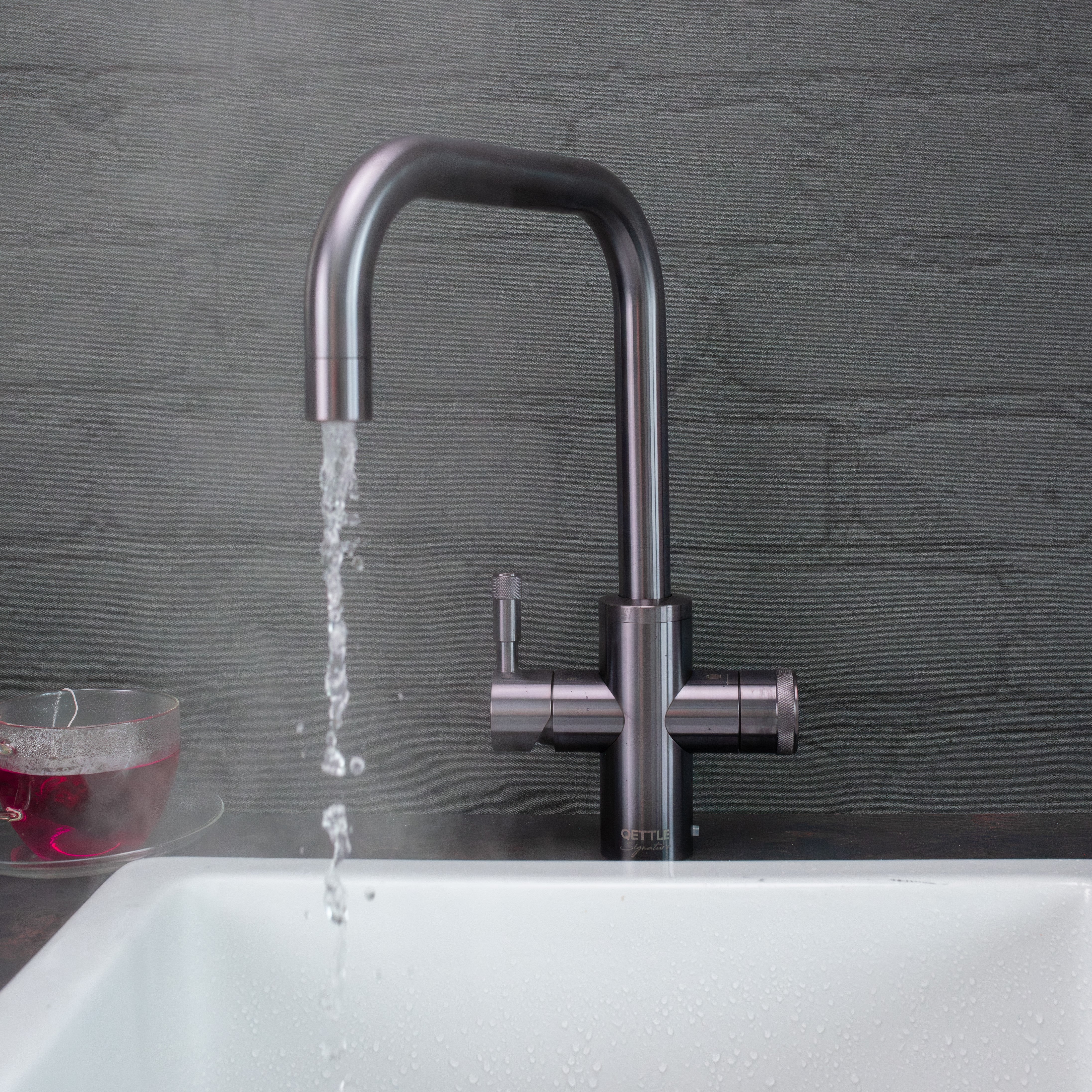 QETTLE Signature Modern 4 in 1 Boiling Water Tap 2 Litre Square Spout - Gunmetal - Image 2