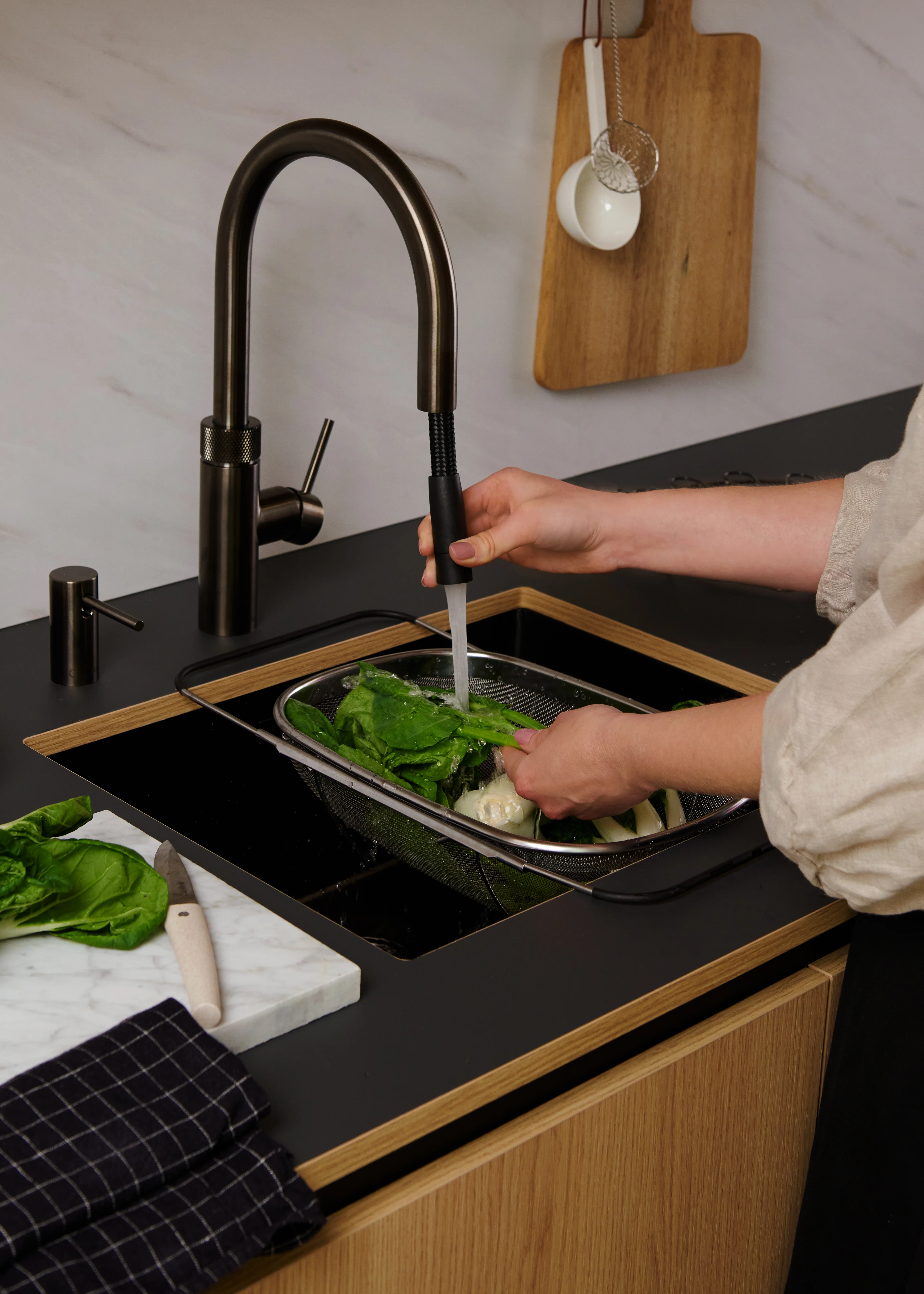 Quooker 3 in 1 Flex Gunmetal PRO3 Boiling Water Tap - Image 2