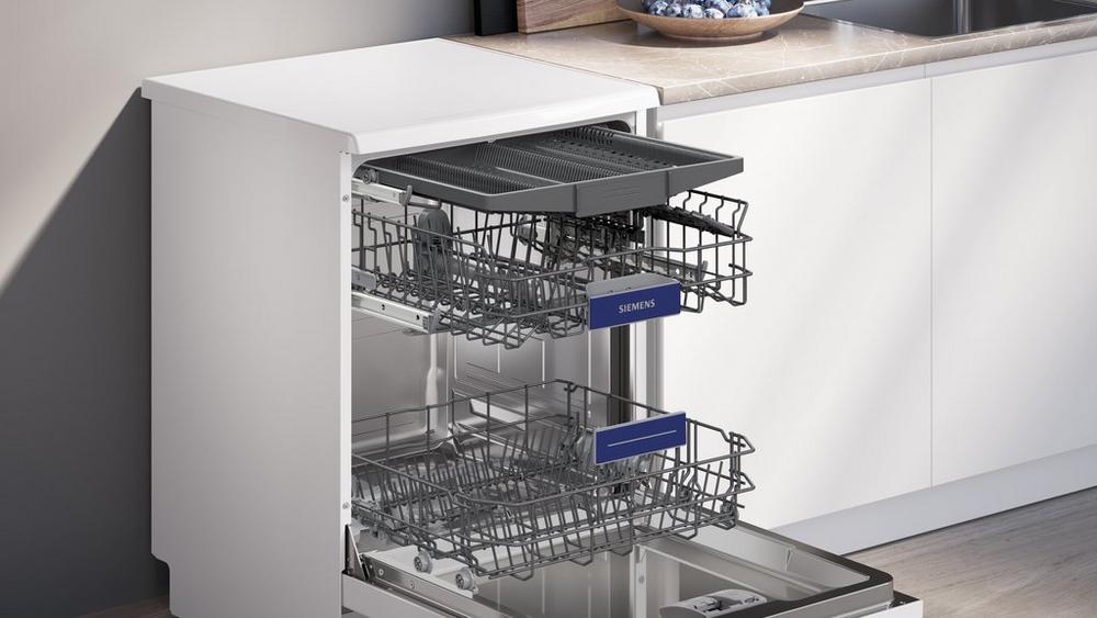 Siemens SN23EW04MG Freestanding Full Size Dishwasher - Image 3