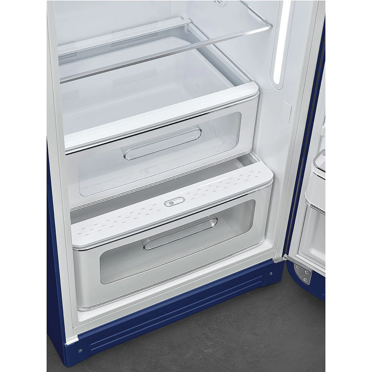 Smeg FAB28RDUJ6 50's Style Right Hand Hinge Retro Tall Fridge with Ice Box - Image 4