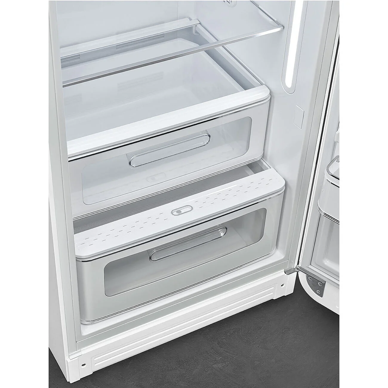 Smeg FAB28RWH6UK 50's Style Right Hand Hinge Retro Tall Fridge with Ice Box - Image 4