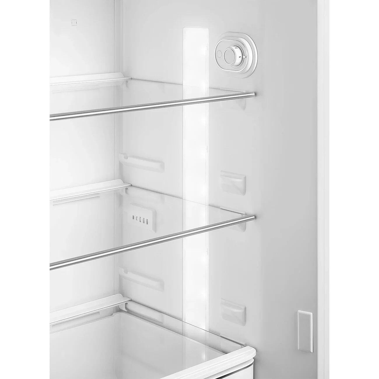 Smeg FAB30ROR6UK 50's Style Right Hand Hinge Retro Fridge Freezer - Image 2