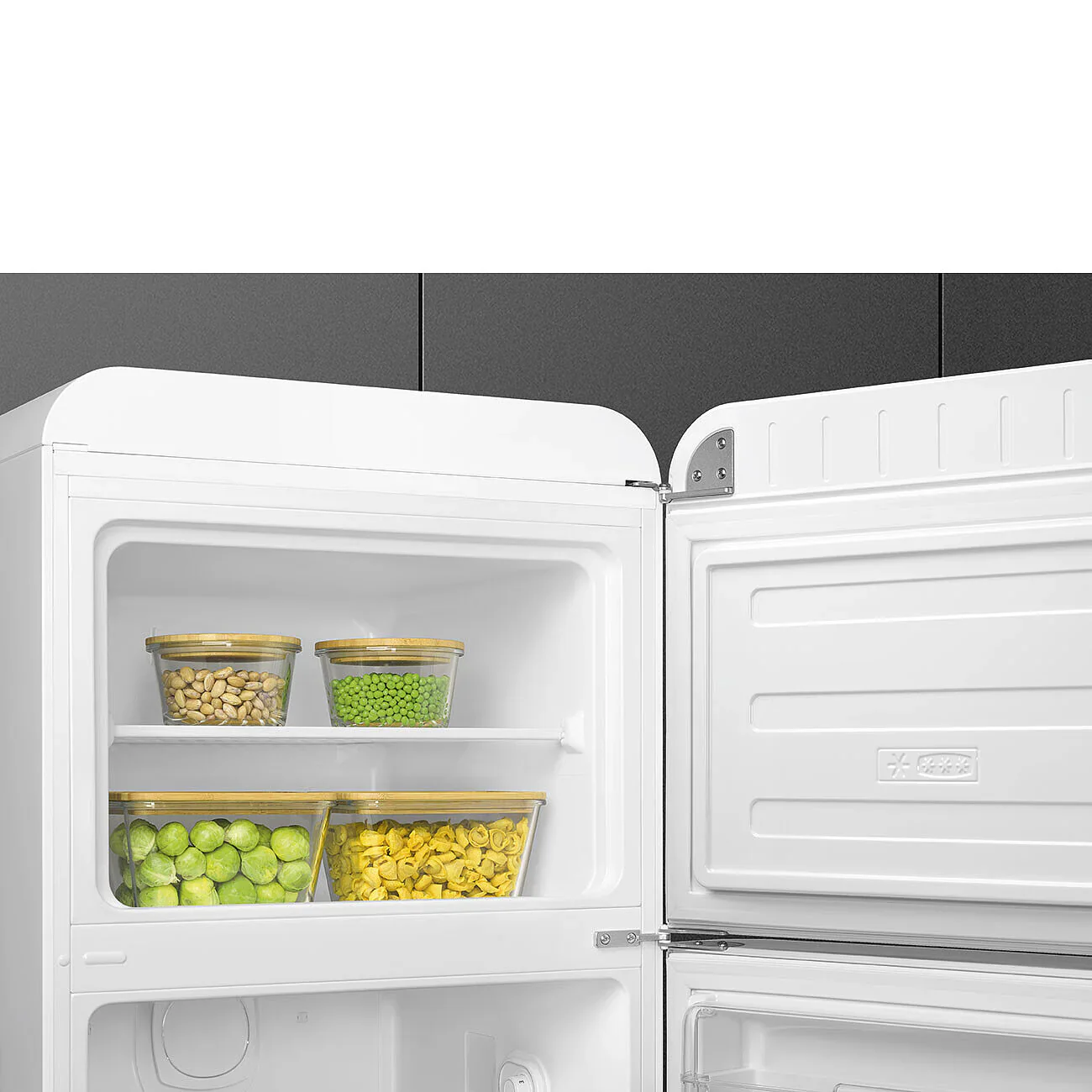 Smeg FAB30RWH6UK 50's Style Right Hand Hinge Retro Fridge Freezer - Image 2