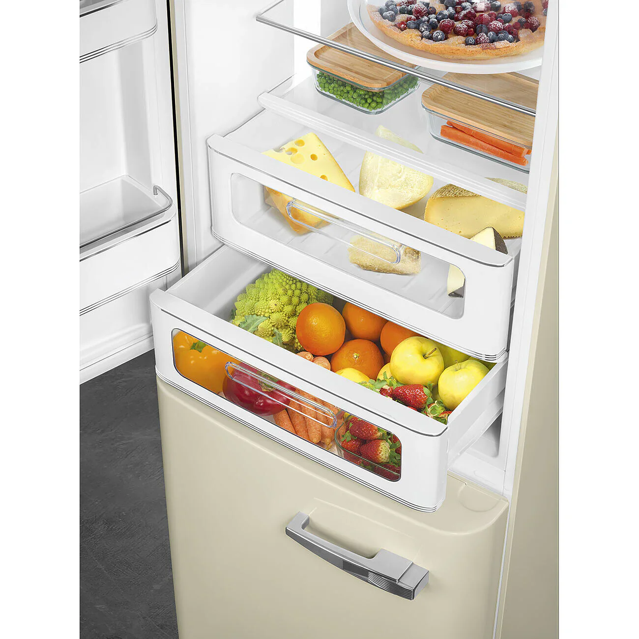 Smeg FAB32LCR6UK 50's Style Left Hand Hinge Retro Fridge Freezer - Image 4