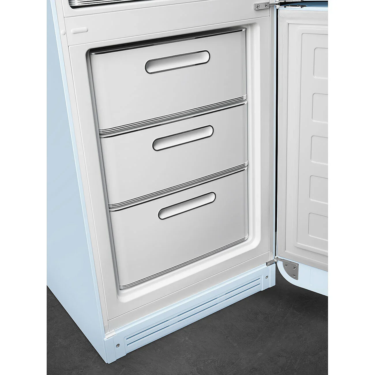 Smeg FAB32RPB6UK 50's Style Right Hand Hinge Retro Fridge Freezer - Image 5
