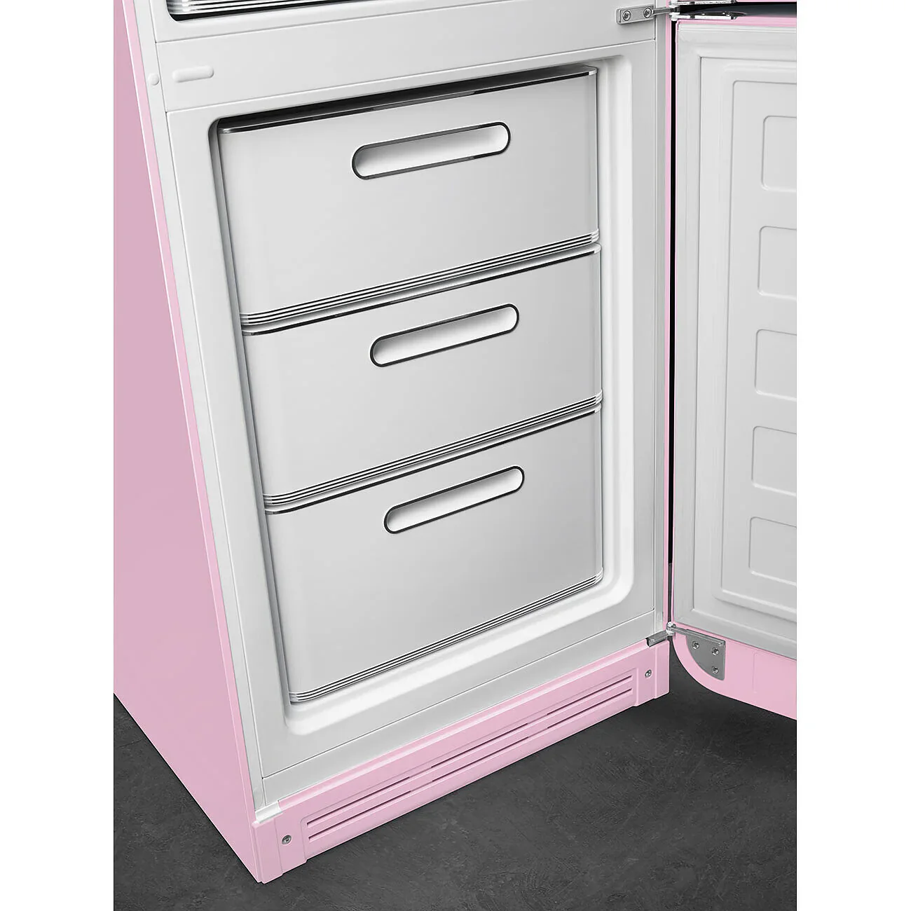 Smeg FAB32RPK6UK 50's Style Right Hand Hinge Retro Fridge Freezer - Image 5