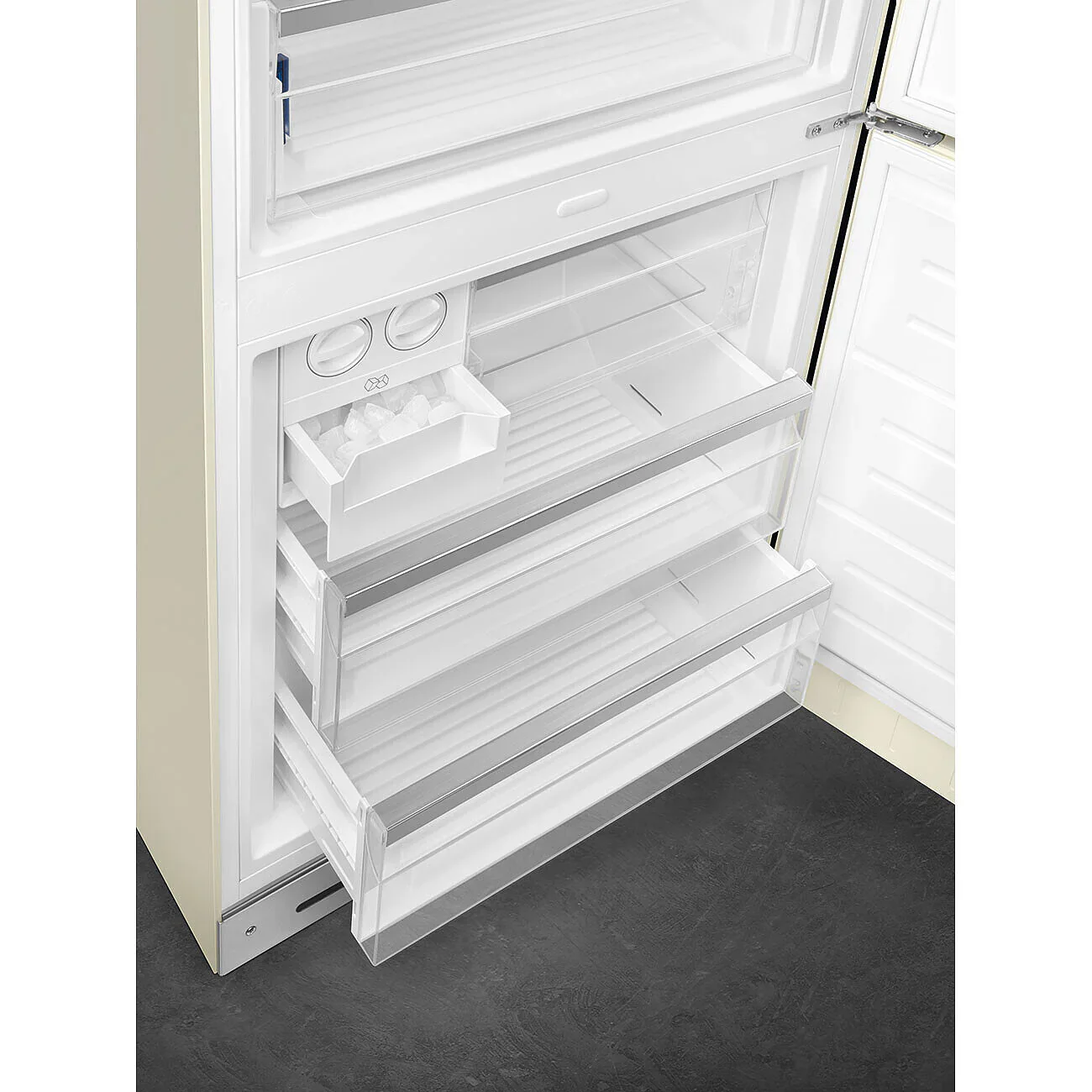 Smeg FAB38RCR6 50's Style Right Hand Hinge Retro Fridge Freezer - Image 8